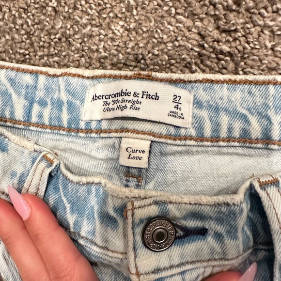 Women’s abercrombie 90’s straight Light wash jeans size 4 (27 short) Curve love - Picture 2 of 9